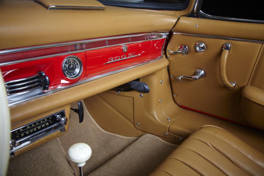  Mercedes-Benz 300 SL Roadster 1962 года  (фото 10 из 39)